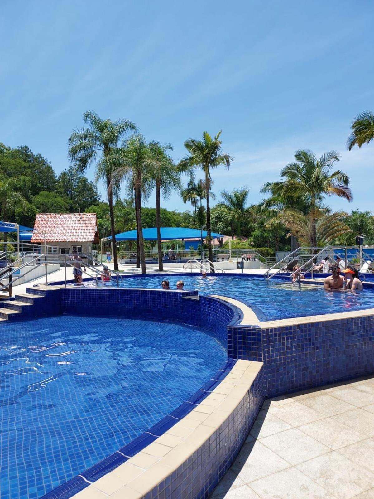 Apto Das Lavandas - 2 Quartos - Apto Todo Climatizado - A 150M Do Parque Termal! Piratuba Ngoại thất bức ảnh