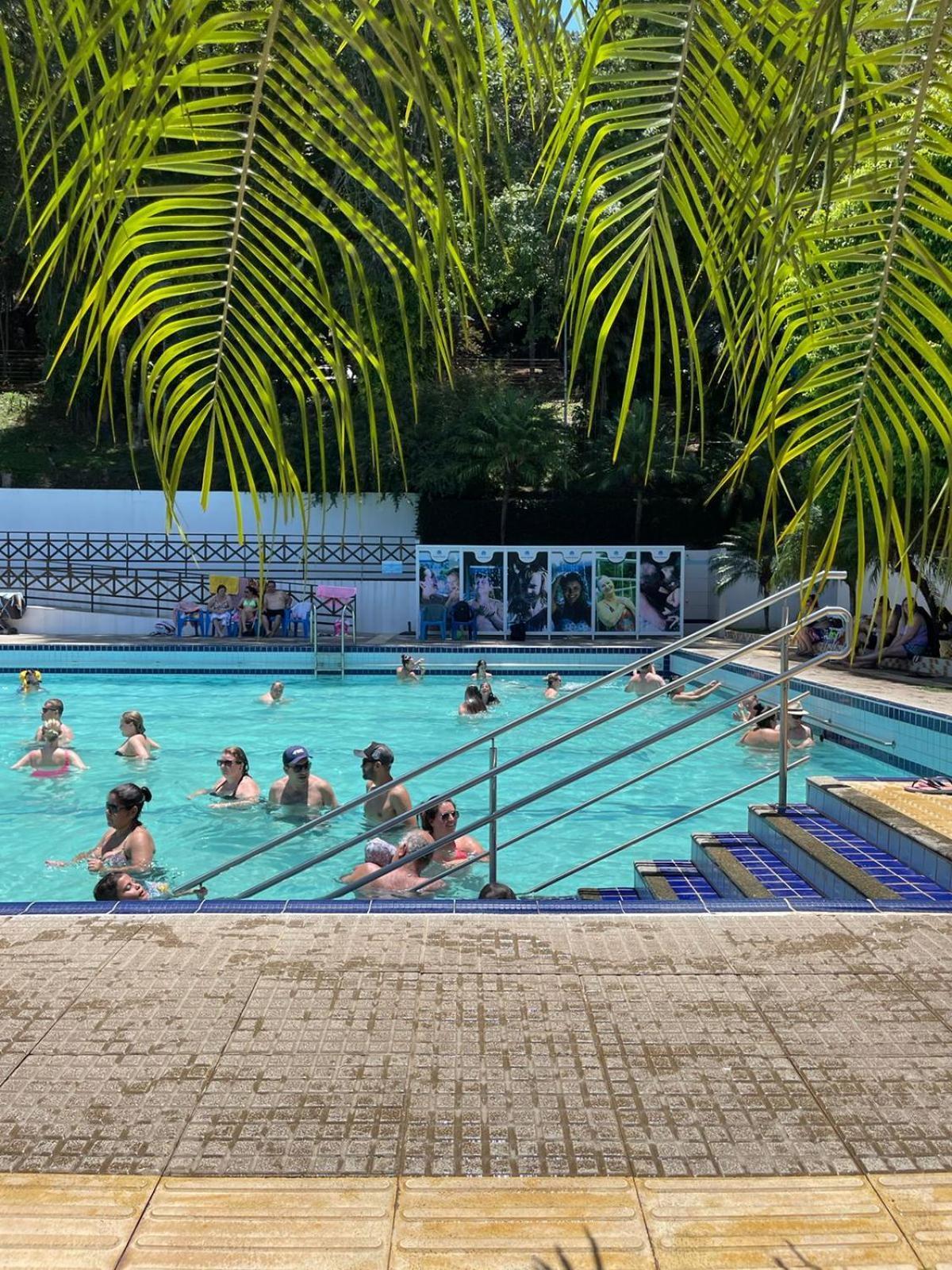 Apto Das Lavandas - 2 Quartos - Apto Todo Climatizado - A 150M Do Parque Termal! Piratuba Ngoại thất bức ảnh